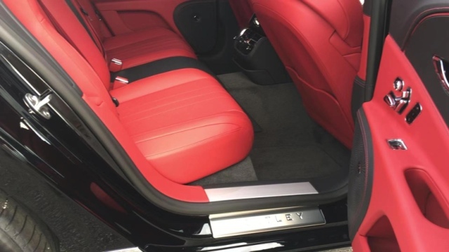 0T 五座 豪华内饰令人叹为观止电子pg2025款宾利飞驰 4(图4)